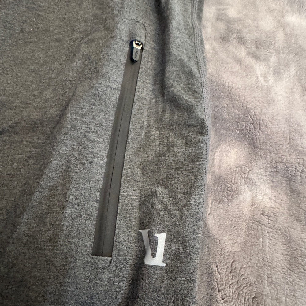 Vuori Sunday Joggers - Size L - Grey - Picture 2 of 6